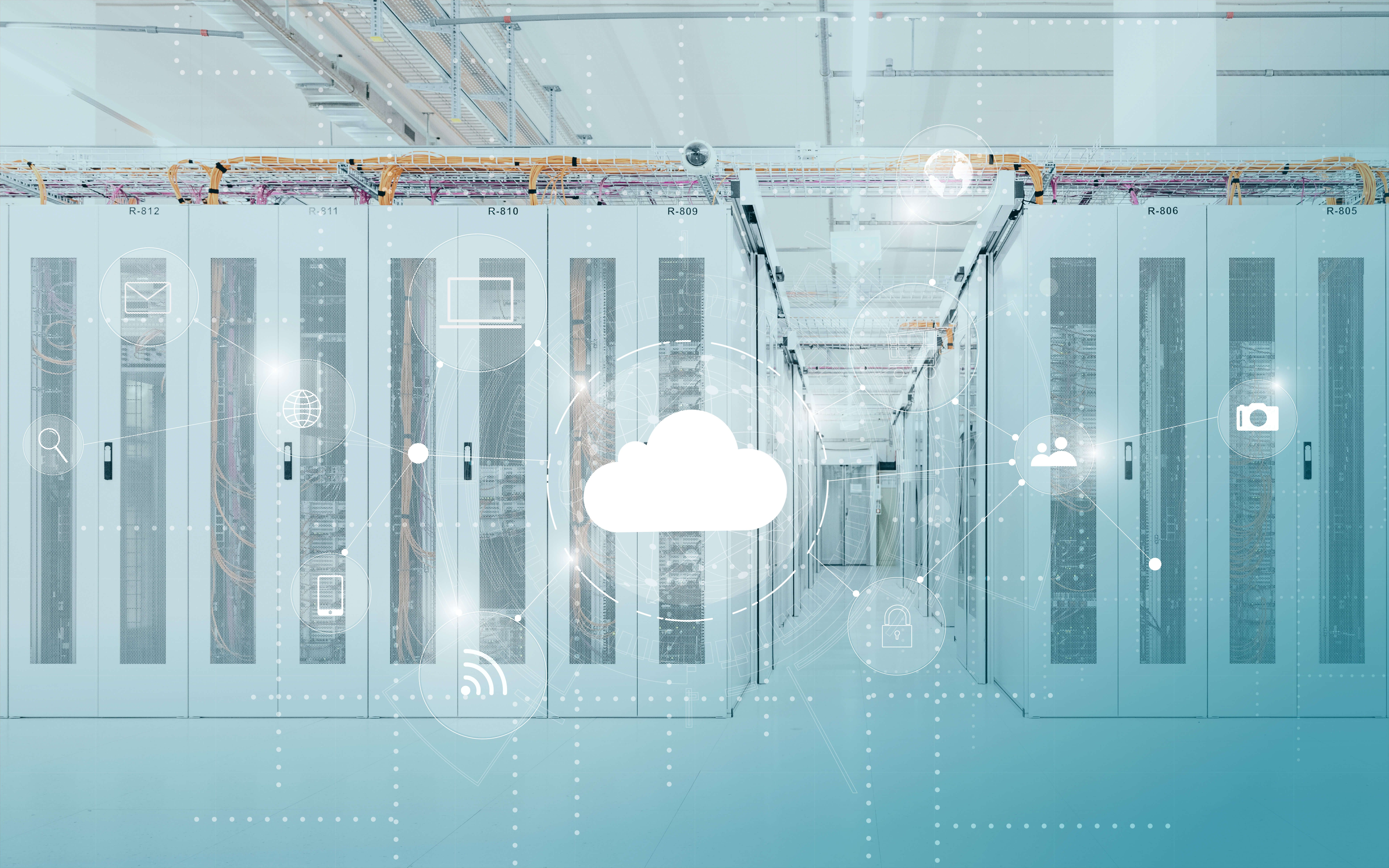 Green Datacenter Serverraum mit Cloud Visualisierung