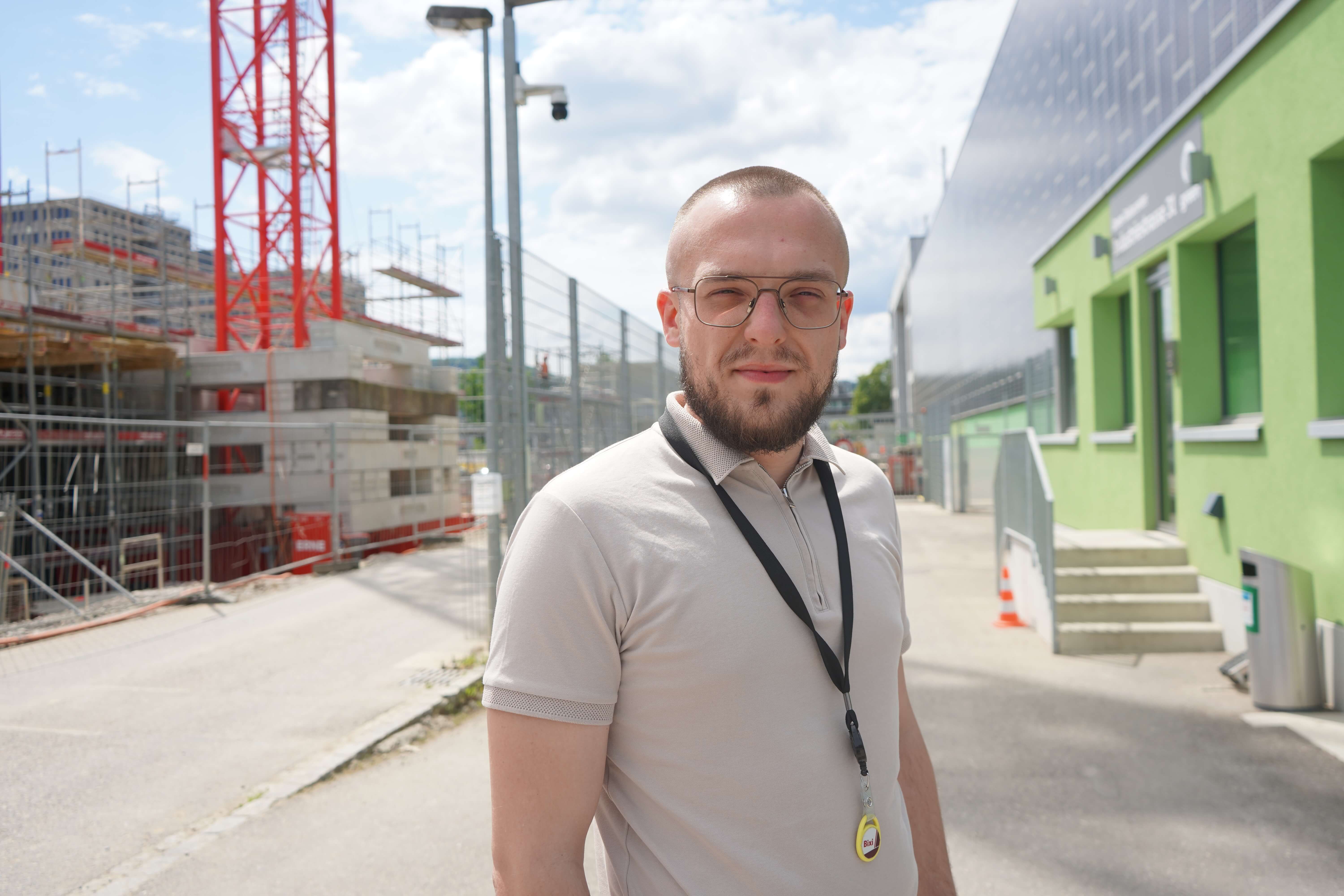 Portraitfoto von Anes, Head of Health and Safety