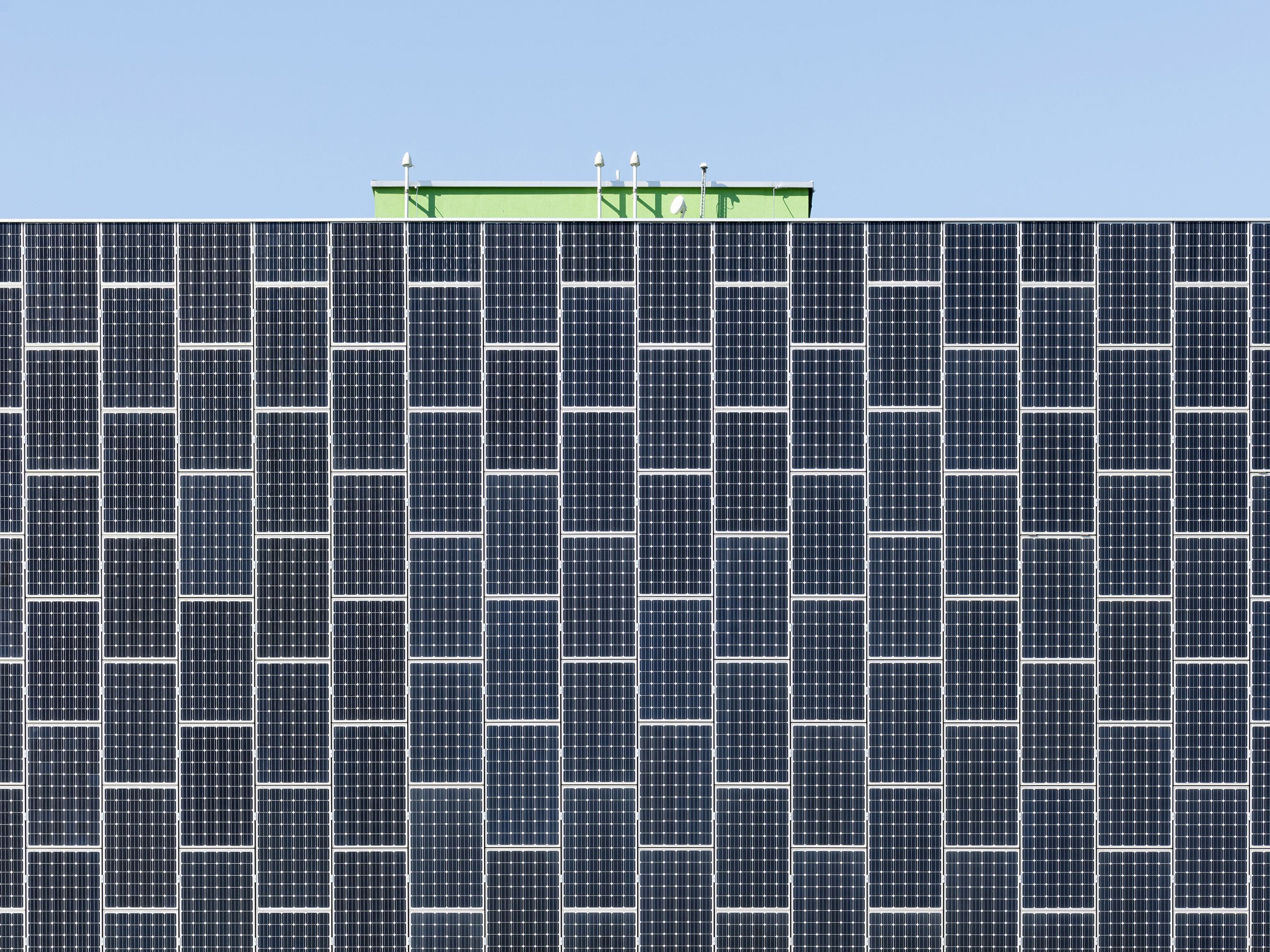 Green Datacenter Lupfig Solarpanelen Aussenfassade