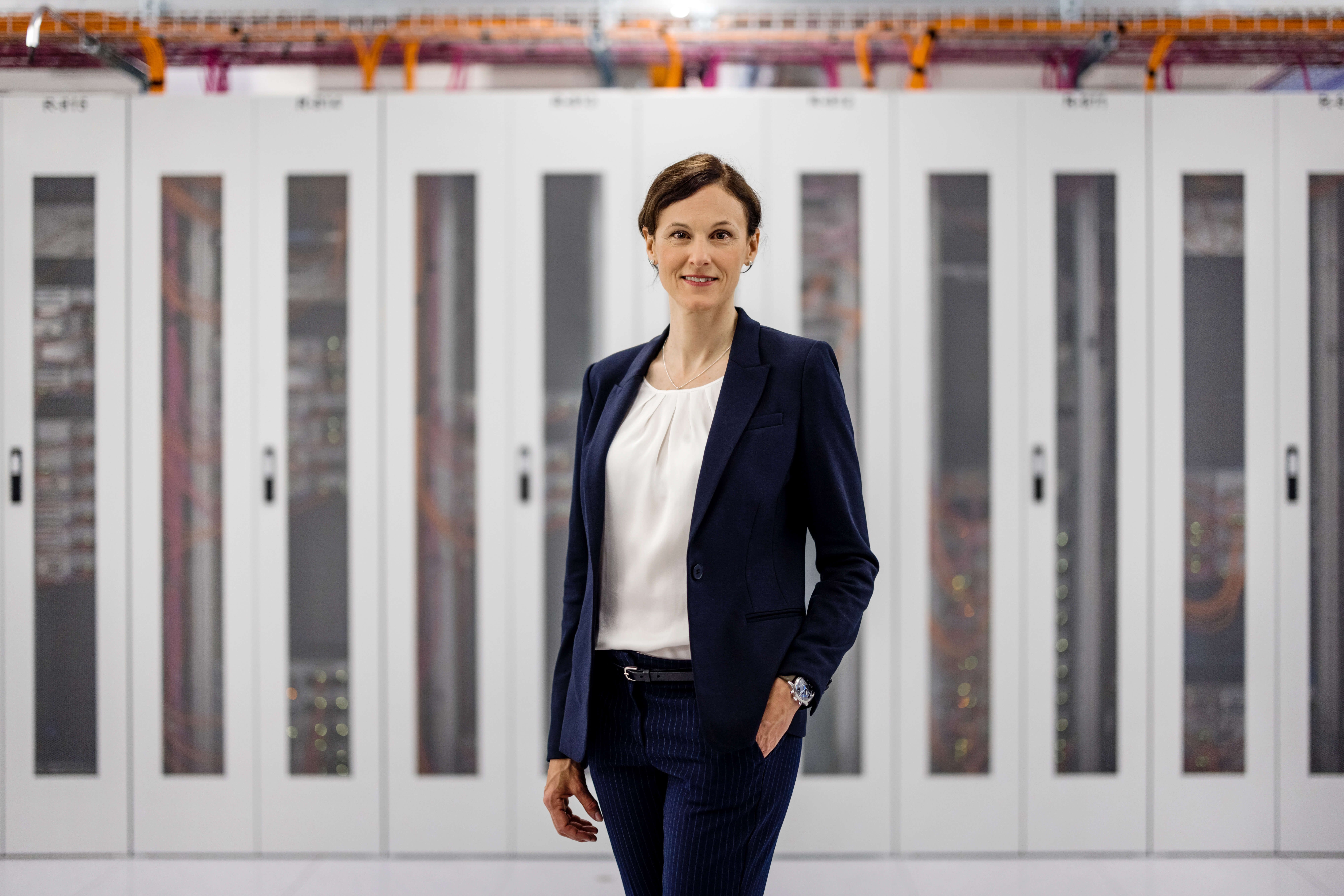 Portraitfoto von Susanne, Head Corporate Communications