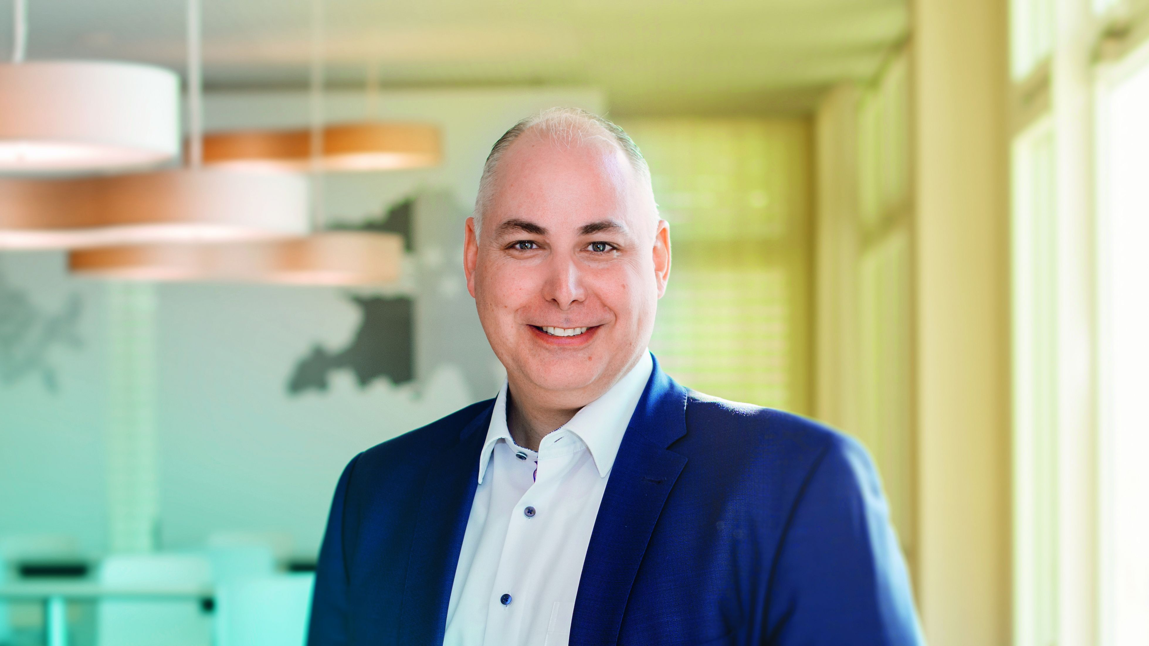 Roger Süess lächelt